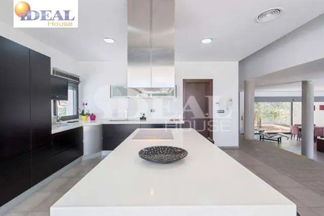 Ref.: A8488G7. Increible chalet de lujo y diseño, parcela 1500 m2,  piscina propia, pista de padel. — 19
