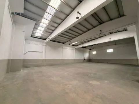 NAVE INDUSTRIAL  EN REUS CON GRAN PATIO PRIVADO — 10