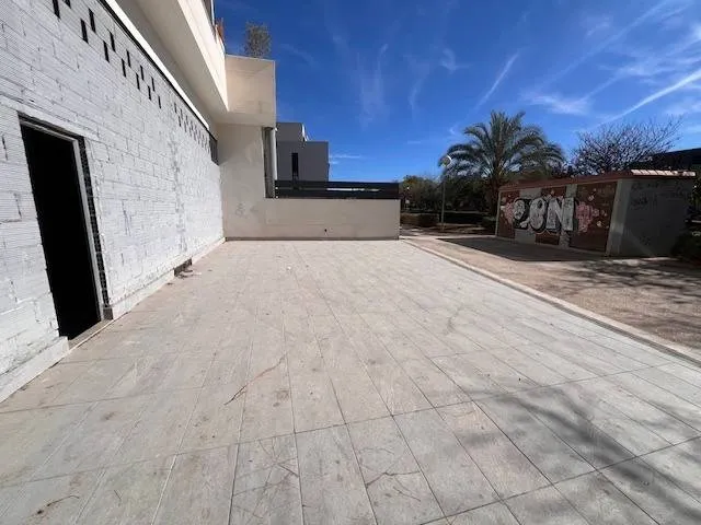 Local diafano de 400m2. — 10