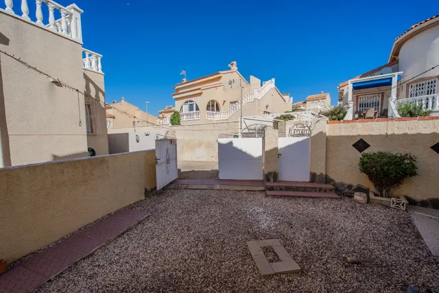 Chalet 2 habitaciones en venta - Costa blanca sur — 28