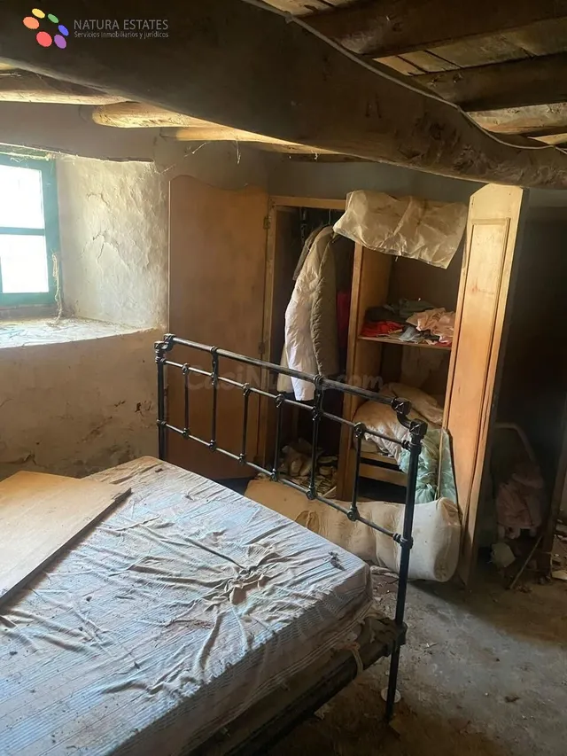CASA DE PUEBLO A REFORMAR TOTALMENTE EN ENTORNO ENVIDIABLE. - foto 3