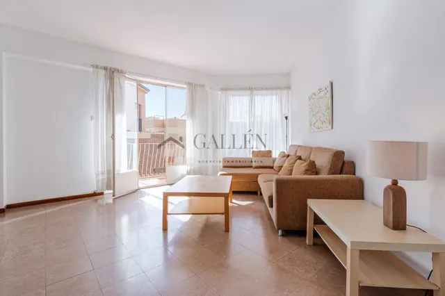 Amplia y luminosa vivienda esquinera en venta zona Avda. Cas - foto 4