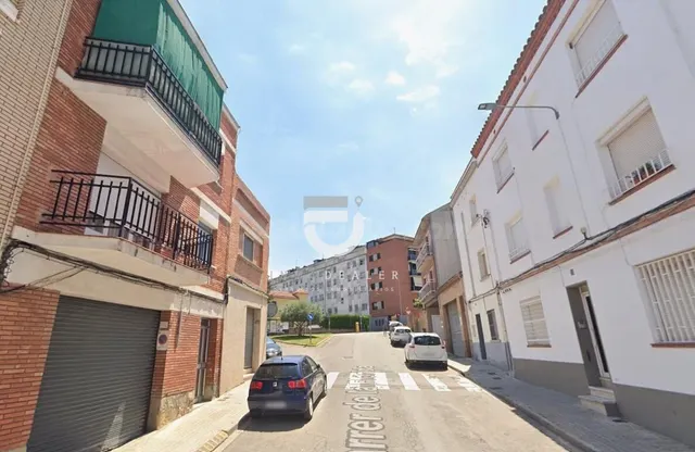 Piso okupado en Manresa (Barcelona) - foto 2
