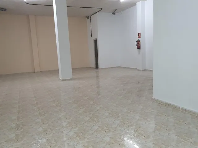 ESPECTACULAR LOCAL COMERCIAL EN TORREVIEJA — 20
