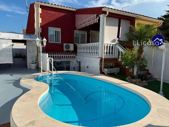 Descubre tu nuevo hogar en la Pobla de Vallbona: un paraíso 
