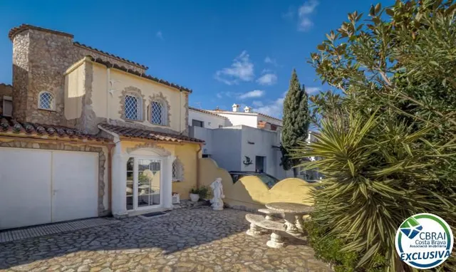 Magnífica casa de pescador con fondeo y piscina — 20
