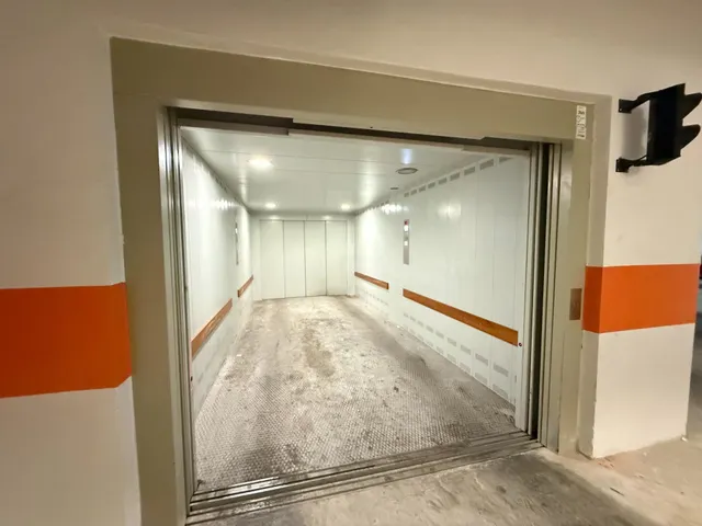 OPORTUNIDAD DE INVERSIÓN – 3 PLAZAS DE GARAJE EN EL CENTRO DE TORREVIEJA, A 500 M DEL PUERTO!!!! — 4
