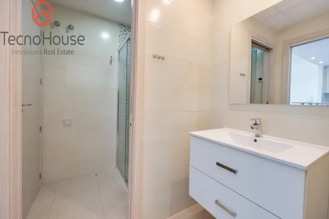 Moderno Piso en Residencial Terrazas De Campoamor con Vistas al Mar — 33