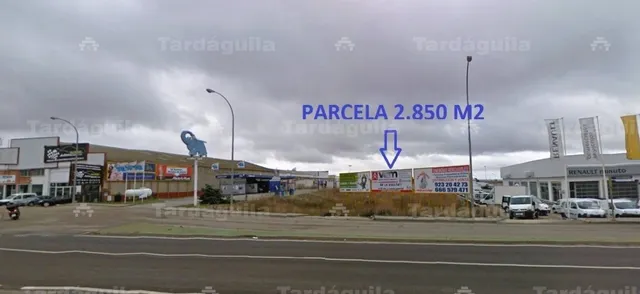 SOLAR DE 2.850 M2 EN LA CARRETERA DE VALLADOLID EN EL POLÍGONO DE VILLARES DE LA REINA (SALAMANCA) — 2
