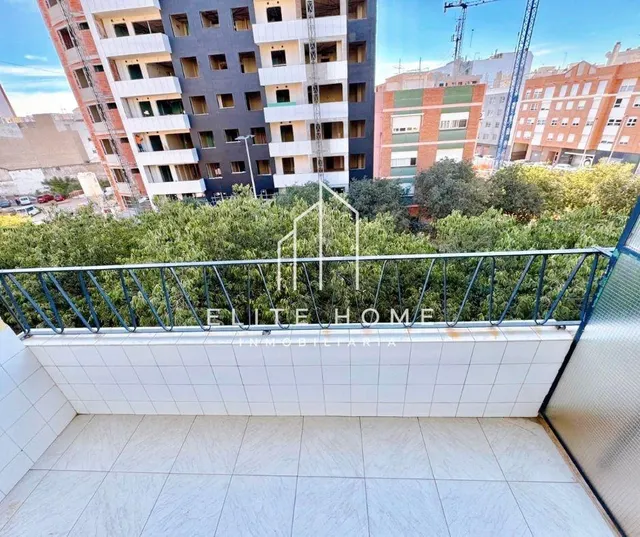 PISO DE 3 habitaciones JUNTO AL CORTE INGLÉS — 9