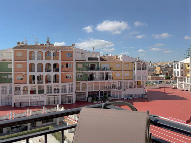 La Veleta! Espectacular apartamento con increíble diseño y Licencia turística+ Amplia terraza con vistas panorámicas y laterales al mar (250 mts playa) — 3