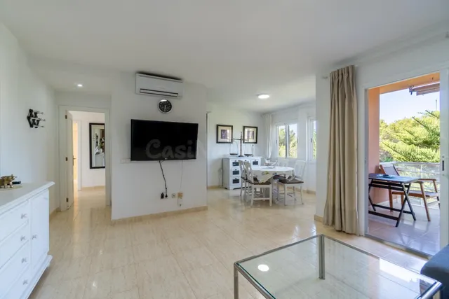 Luminoso apartamento con piscina, tenis y garaje a pocos min - foto 2