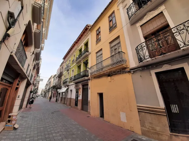 SOLAR PARA EDIFICAR TU CASA EN PLENO CENTRO DE LA CIUDAD - foto 2