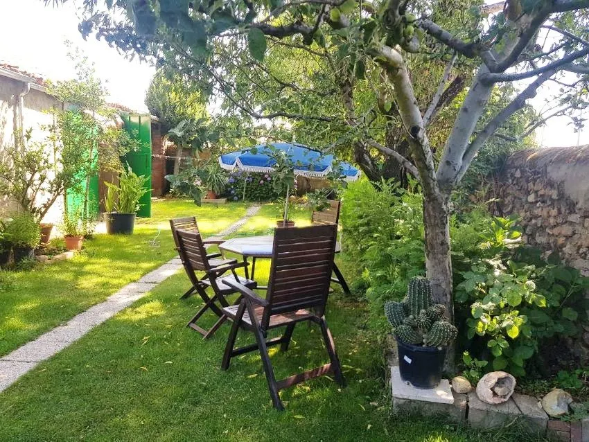 Urbis te ofrece una casa con terreno en venta en Aldehuela de Yeltes, Salamanca.