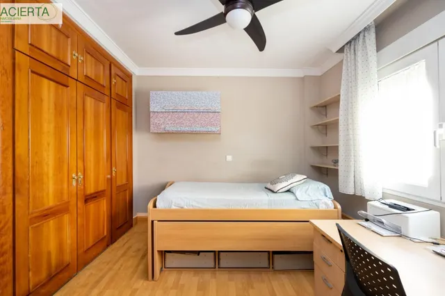 ESPECTACULAR VIVIENDA ADOSADA DE 4 DORMITORIOS CON SÓTANO, TERRAZAS Y PATIO EN GRANADA — 11