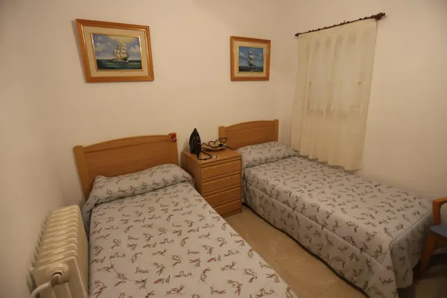 Casa en planta baja para entrar a vivir con 3 dormitorios, cocina amplia, salón, comedor, 2 patios y lavadero — 14