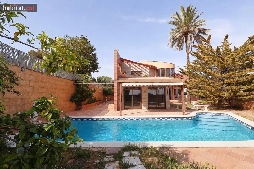 Espectacular casa esquinera en el aragai - Vilanova i la Geltrú
