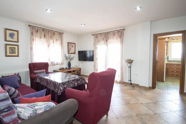 CHALET INDEPENDIENTE CON PISCINA — 30
