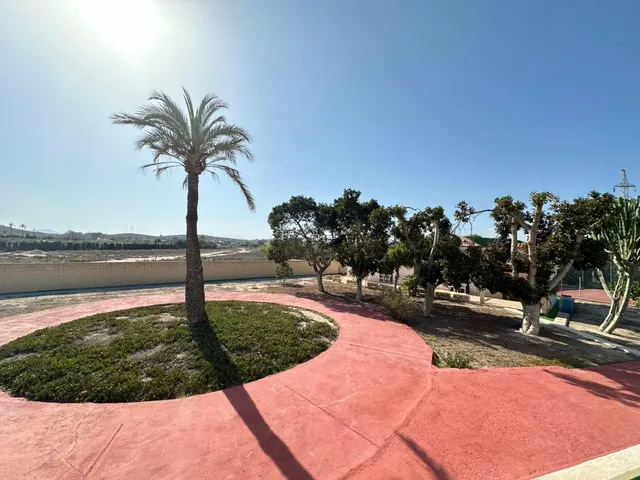Espectacular chalet en Las Paulinas con vistas despejadas — 40