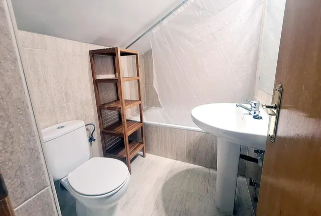 EN ALQUILER PARA ESTUDIANTES, ÚLTIMA HABITACIÓN EN CHALET DE VILLANUEVA DE LA CAÑADA (MADRID). — 4
