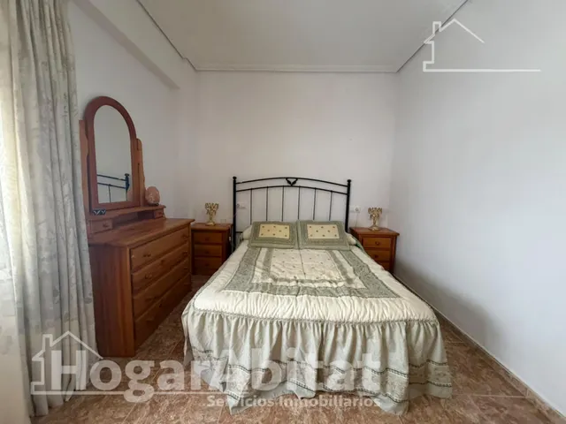 Espacio y luminosidad con infinitas posibilidades en este amplio piso exterior con balcón y trastero — 16