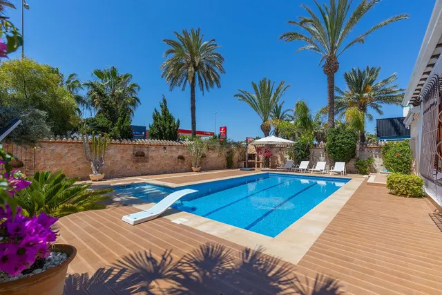 Encantadora villa única en Punta Prima, Orihuela Costa