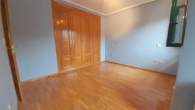 CHALET EN VENTA EN PAULA LÓPEZ-COVARESA — 44