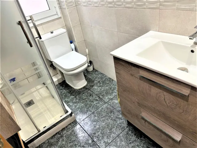 Piso para entrar a vivir. segundo sin ascensor. solo 10 vecinos — 29