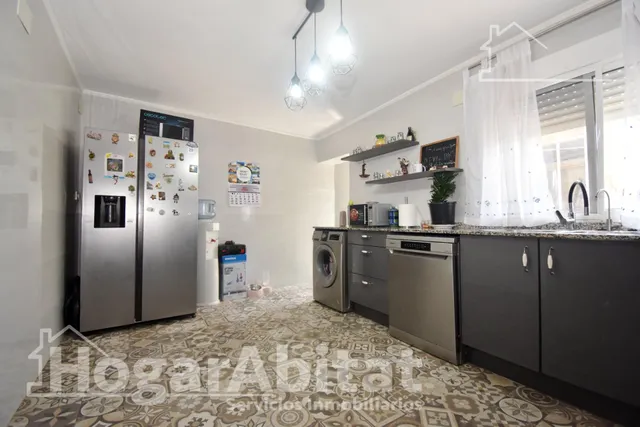 CHALET RÚSTICO CON PISCINA, TERRAZA Y PARKING — 19