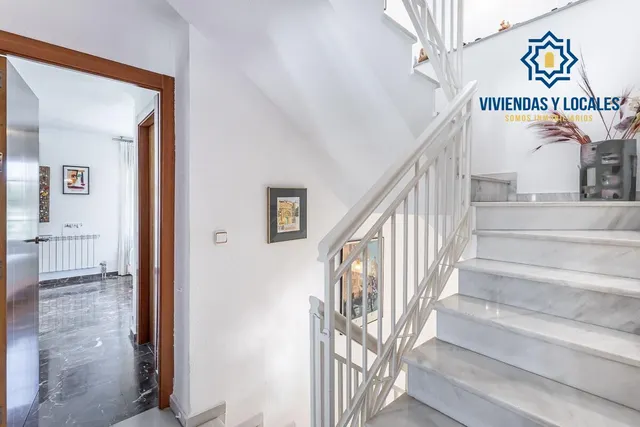 CASA PAREADA EN LA ZUBIA CON PISCINA, ZONA DE BARBACOA Y JARDÍN — 32