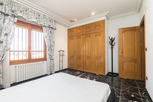 ESPECTACULAR CHALET EN ZONA CIUDAD JARDIN — 7