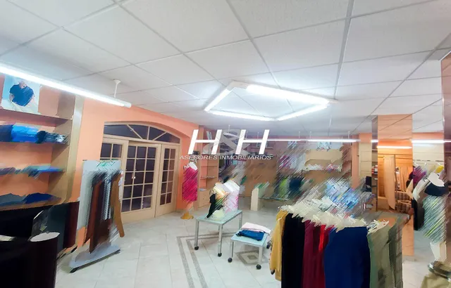 Amplio local con terraza en zona centro. / HH Asesores, Inmobiliaria en Burjassot / — 3