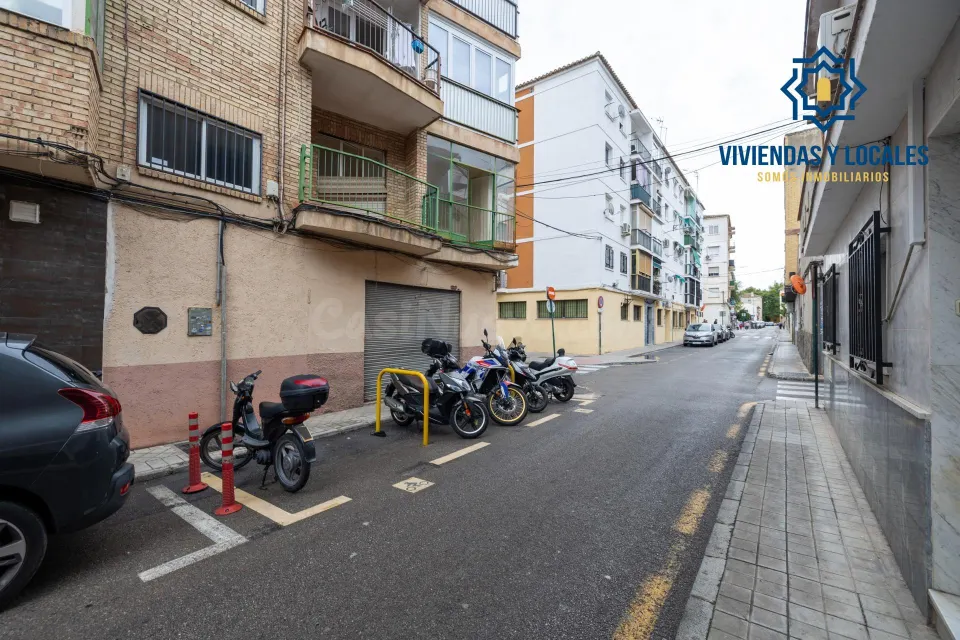 Local Comercial en Zaidín para Reformar - Excelente Ubicación