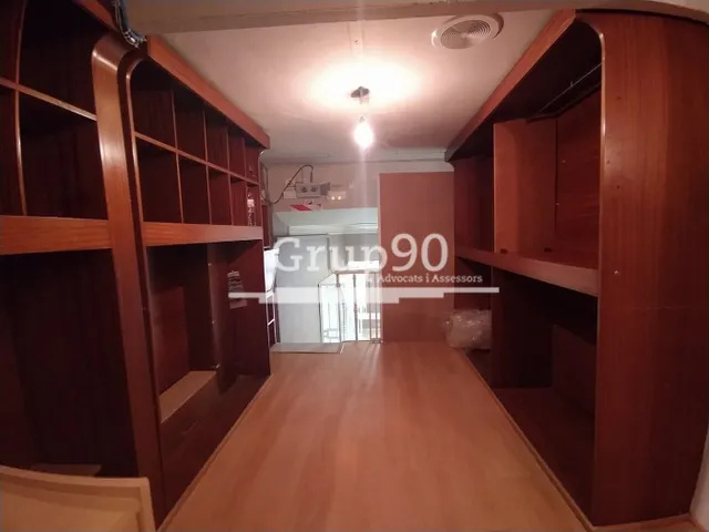 OPORTUNIDAD PARA TU NEGOCIO !! LOCAL EN EL EIX COMERCIAL — 18