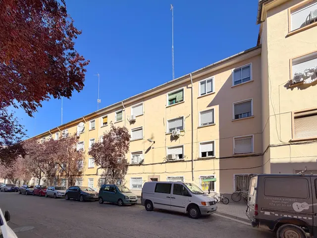 SE VENDE PISO DE TRES DORMITORIOS CON COCINA INDEPENDIENTE PARA REFORMAR - PICARRAL - ZARAGOZA — 26