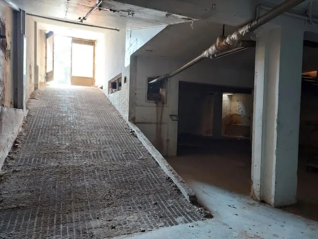 Se vende local de dos plantas en Oviedo — 20