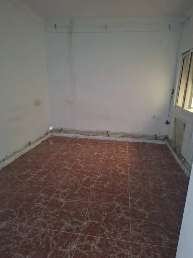 Amplio piso en Concordia a reformar — 10