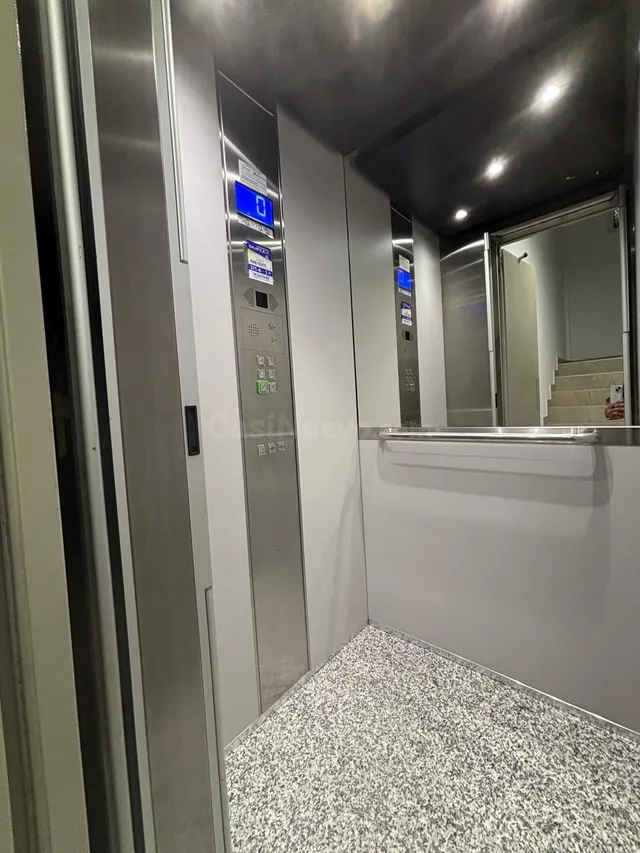 Vendo piso de 136 m2 con Ascensor junto Av. Novelda Chimenea