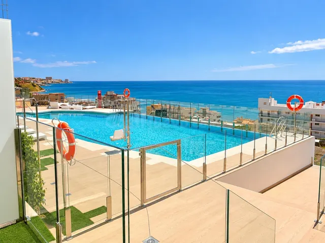 APARTAMENTO CON VISTAS AL MAR EN EL HIGUERÓN – CARVAJAL — 2
