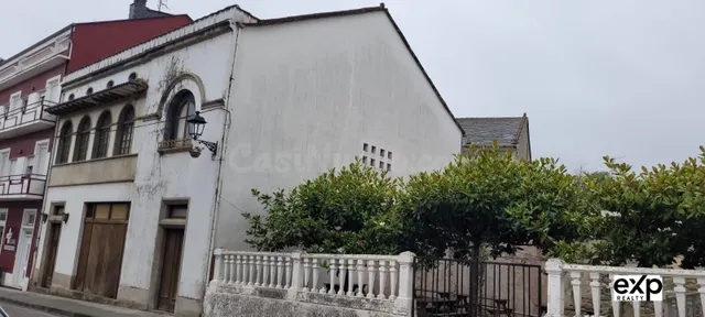 CASA URBANA DE ESTILO ARTDECO CON BAJO COMERCIAL - foto 4