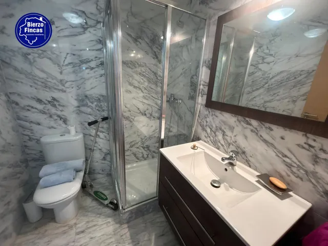 **se vende piso en la rosaleda, Ponferrada** — 21