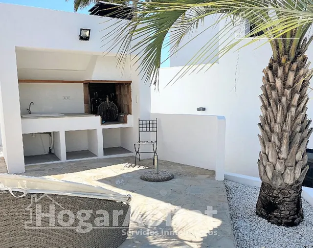 CHALET SEMINUEVO CON PISCINA, GARAJE Y VISTAS DESPEJADAS — 18