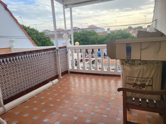 Se vende bonita casa en Mairena del aljarafe, zona Simón verde. — 28