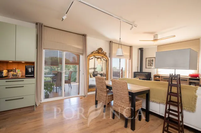 Casa completamente reformada con apartamento independiente, licencia turística, gran jardín y piscina en Calonge — 28