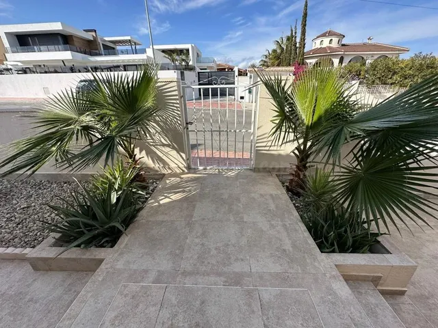 ESPECTACULAR VILLA EN CIUDAD QUESADA - foto 5