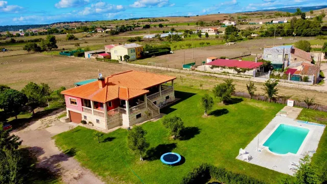Urbis te ofrece un chalet en venta en Ciudad Rodrigo, Salama