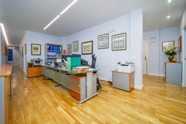Oficina 4 habitaciones 147m² en alquiler - Argüelles - foto 3