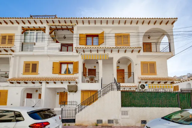 Bungalow de 3 dormitorios con piscina comunitaria en la playa de Los Locos — 36