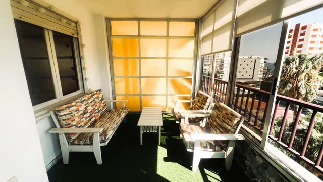 SE VENDE APARTAMENTO EN EXCLUSIVA REFORMADO CON MUY BUENAS V - foto 3