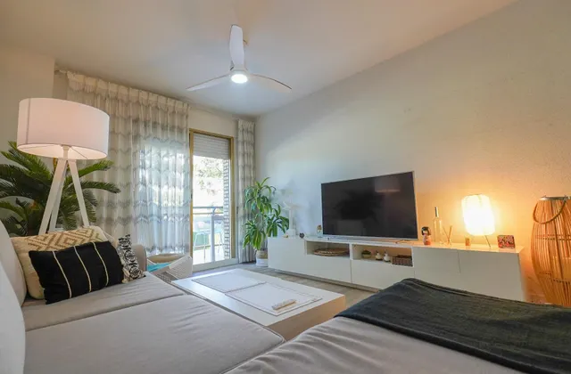 Piso reformado en Cambrils con piscina y parking incluido — 31